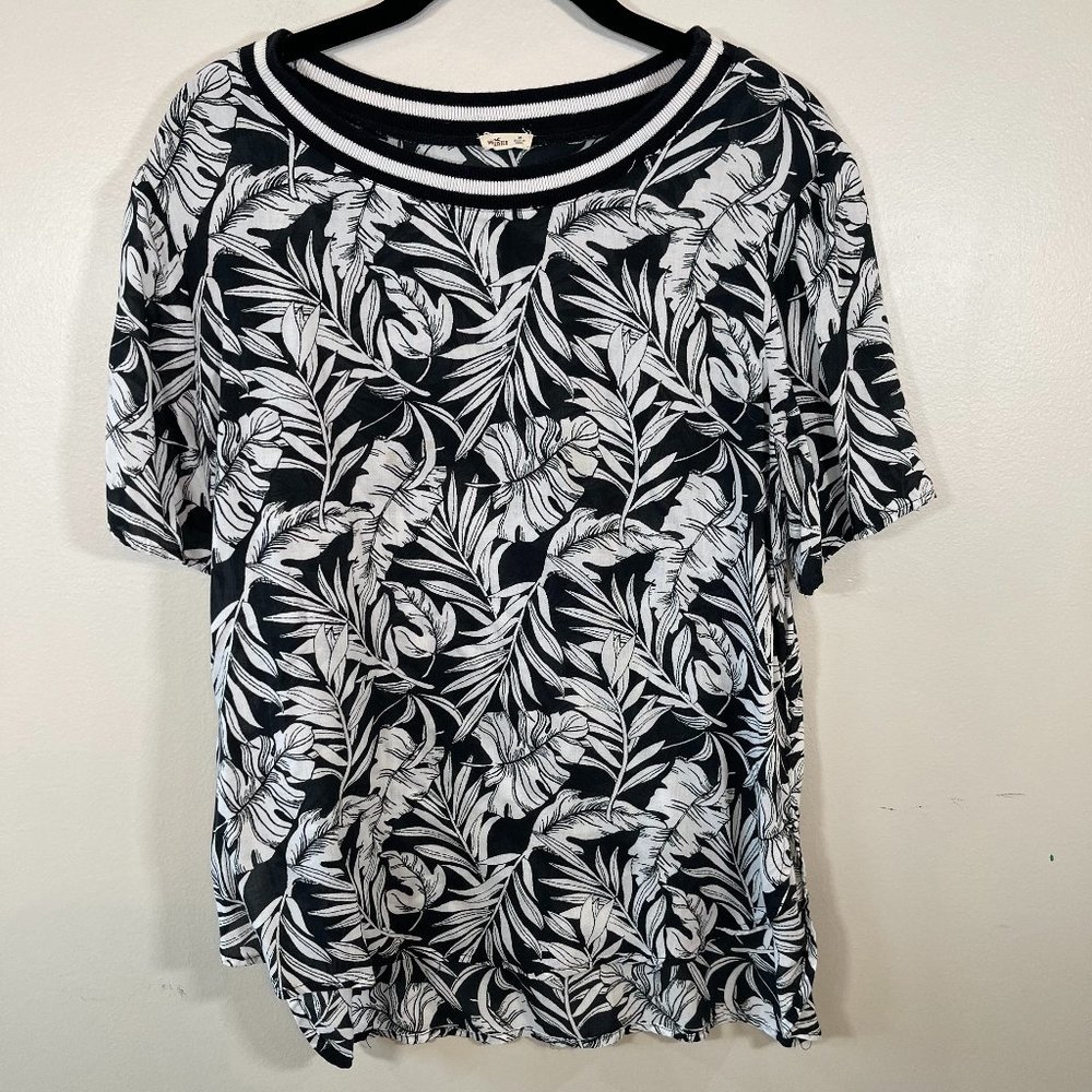 Hollister Floral Contrast Neck Tee